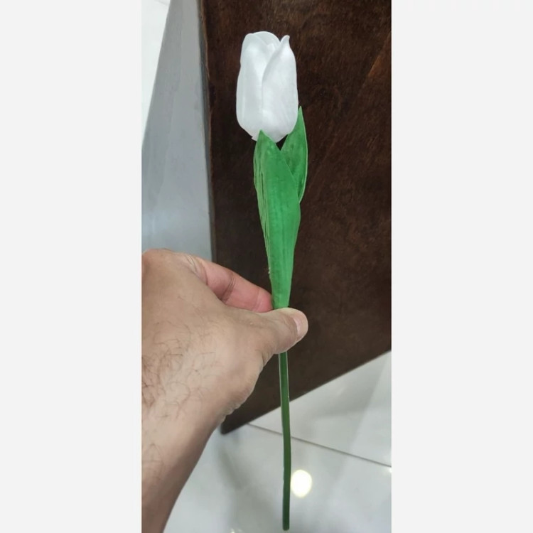 لاله لمسی سفید بدون تغییر رنگ